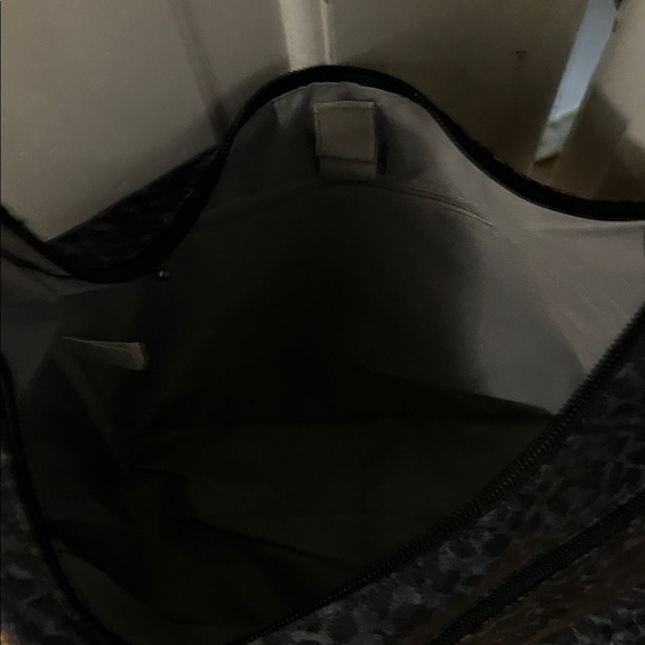 Baggallini Black Leopard Crossbody Bag - Picture 16 of 16